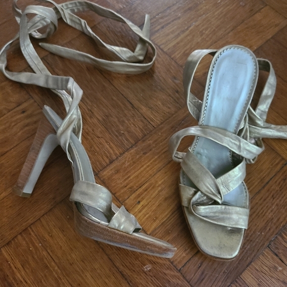 Nicole Miller Shoes - VINTAGE Nicole Miller tie gold leather sandles Hp🔥🔥🔥🔥